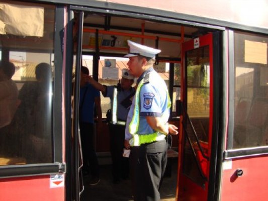 Autobuzele din Constanţa, luate la control de angajaţii RATC şi poliţiştii locali: călătorii au devenit agresivi! - video!